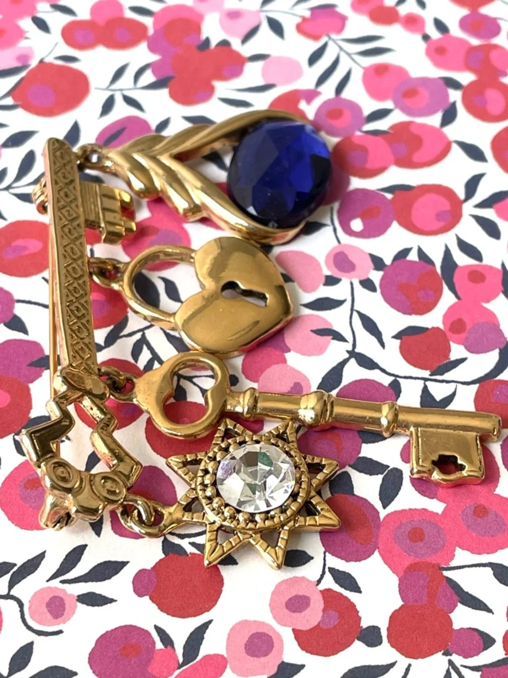 Vintage goldtone skeleton key brooch w/ dangling charms heart lock Victoriana